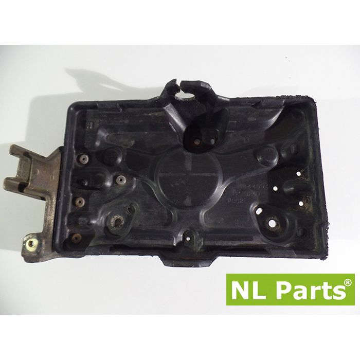 Suporte da bateria Mitsubishi Pajero 1999-2006 MR440936
